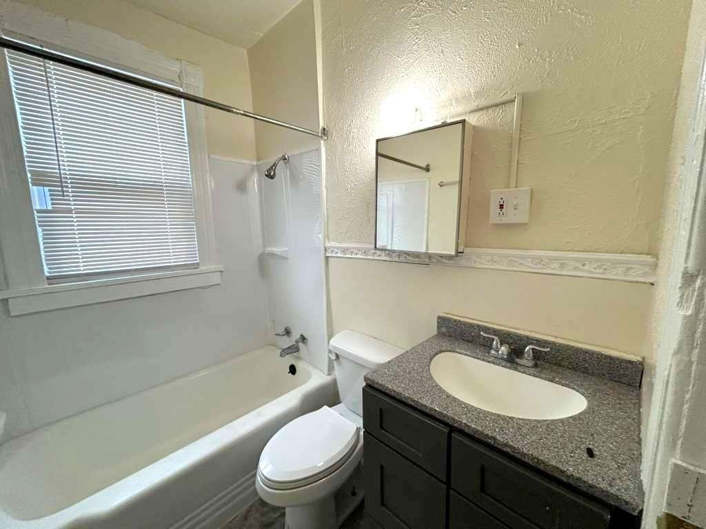 76 Chester St #1 - Photo 5 of 11
