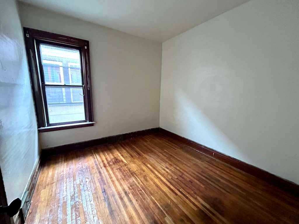 408 Winslow Ave #2 - Photo 2 of 10