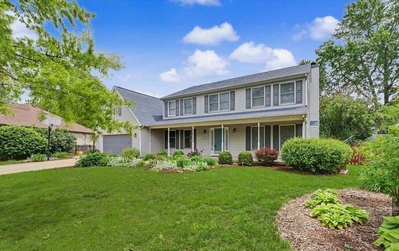 2401 Peppertree Pl - Photo 2 of 34