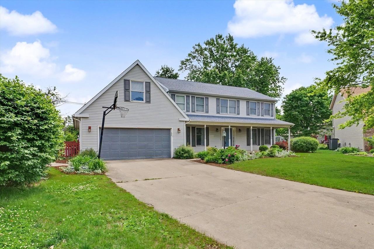2401 Peppertree Pl - Photo 3 of 34
