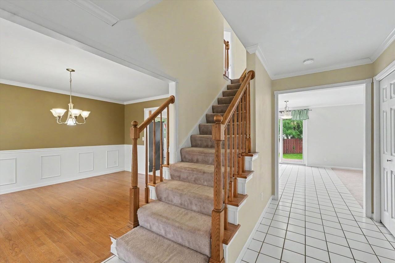 2401 Peppertree Pl - Photo 4 of 34