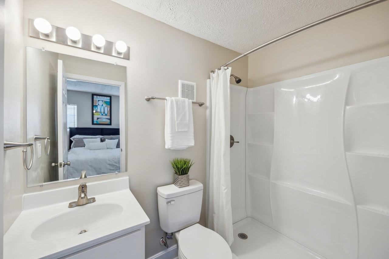 Saratoga Apartments - STA - Photo 4 of 7