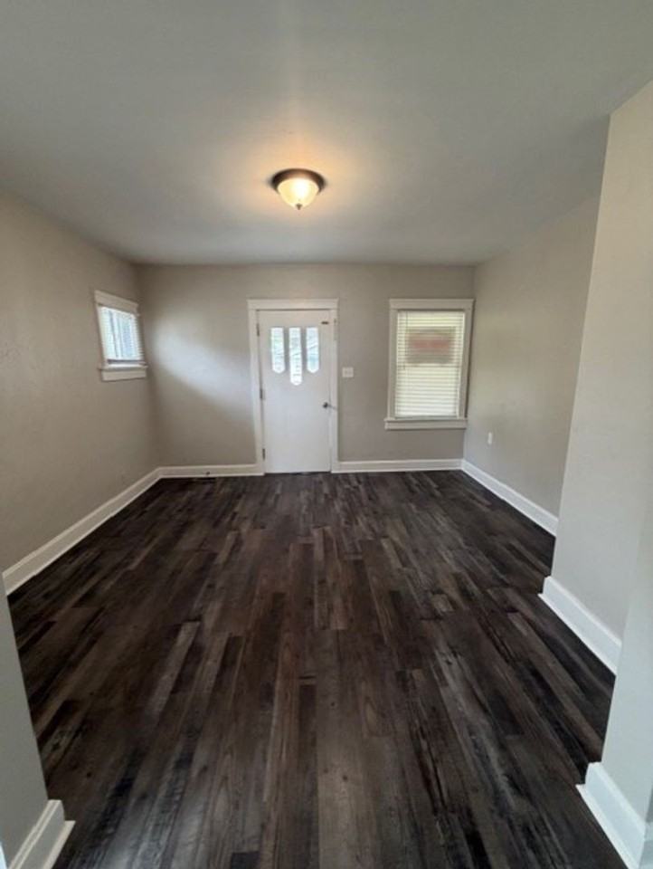 1005 Minor Ave - Photo 2 of 11
