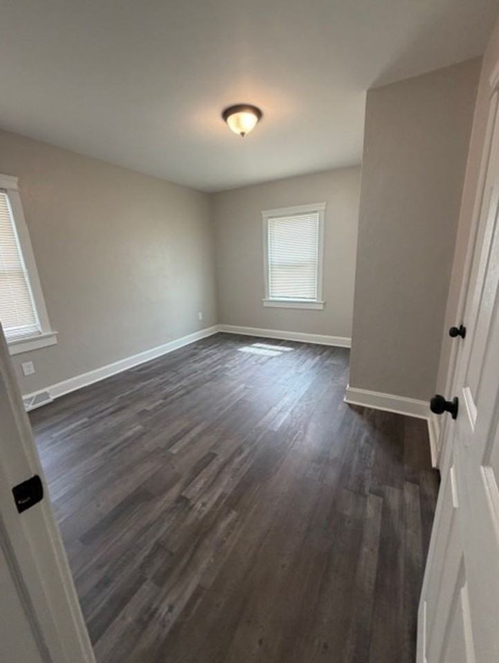 1005 Minor Ave - Photo 4 of 11