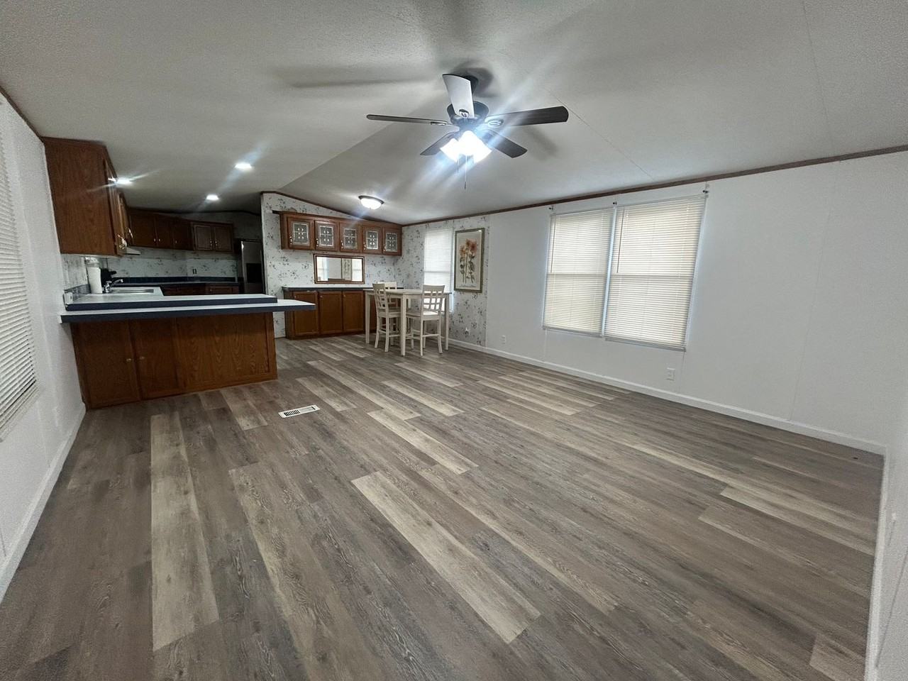 18647 Magnolia Est - Photo 4 of 16