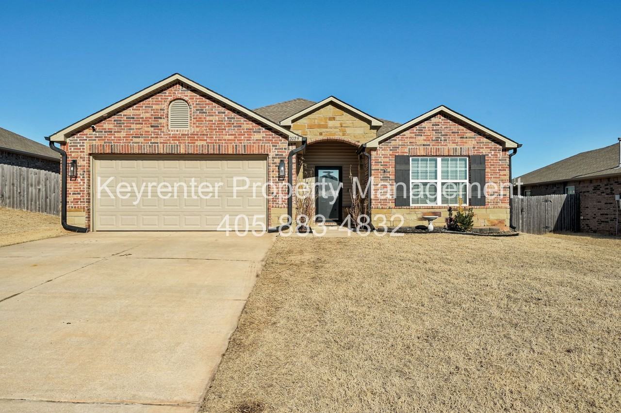 2029 W Antler Way - Photo 2 of 35