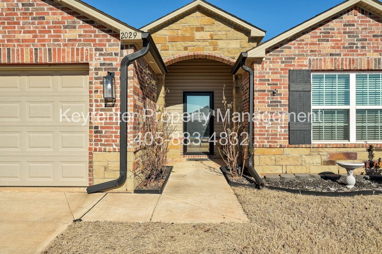 2029 W Antler Way - Photo 4 of 35
