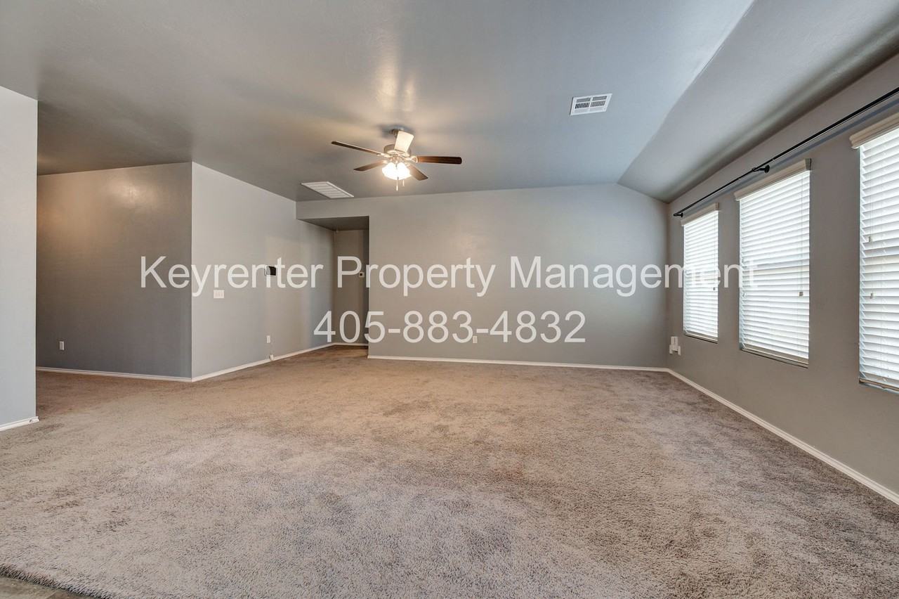2029 W Antler Way - Photo 7 of 35