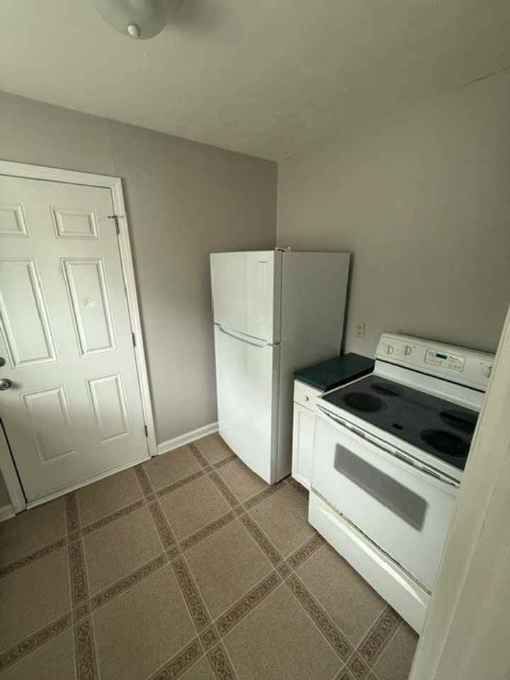 203 Sunset Ct - Photo 5 of 13