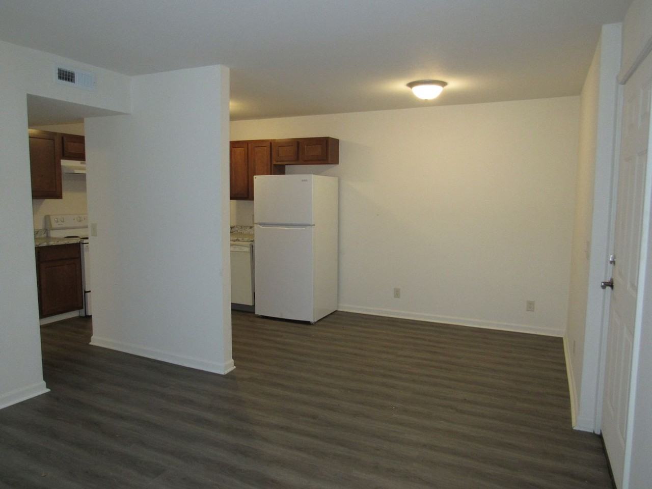 Ridgecrest Apartments - Photo 3 of 22