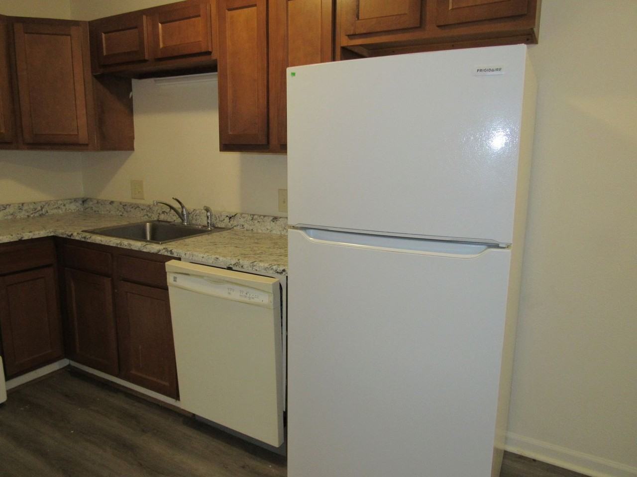 Ridgecrest Apartments - Photo 4 of 22