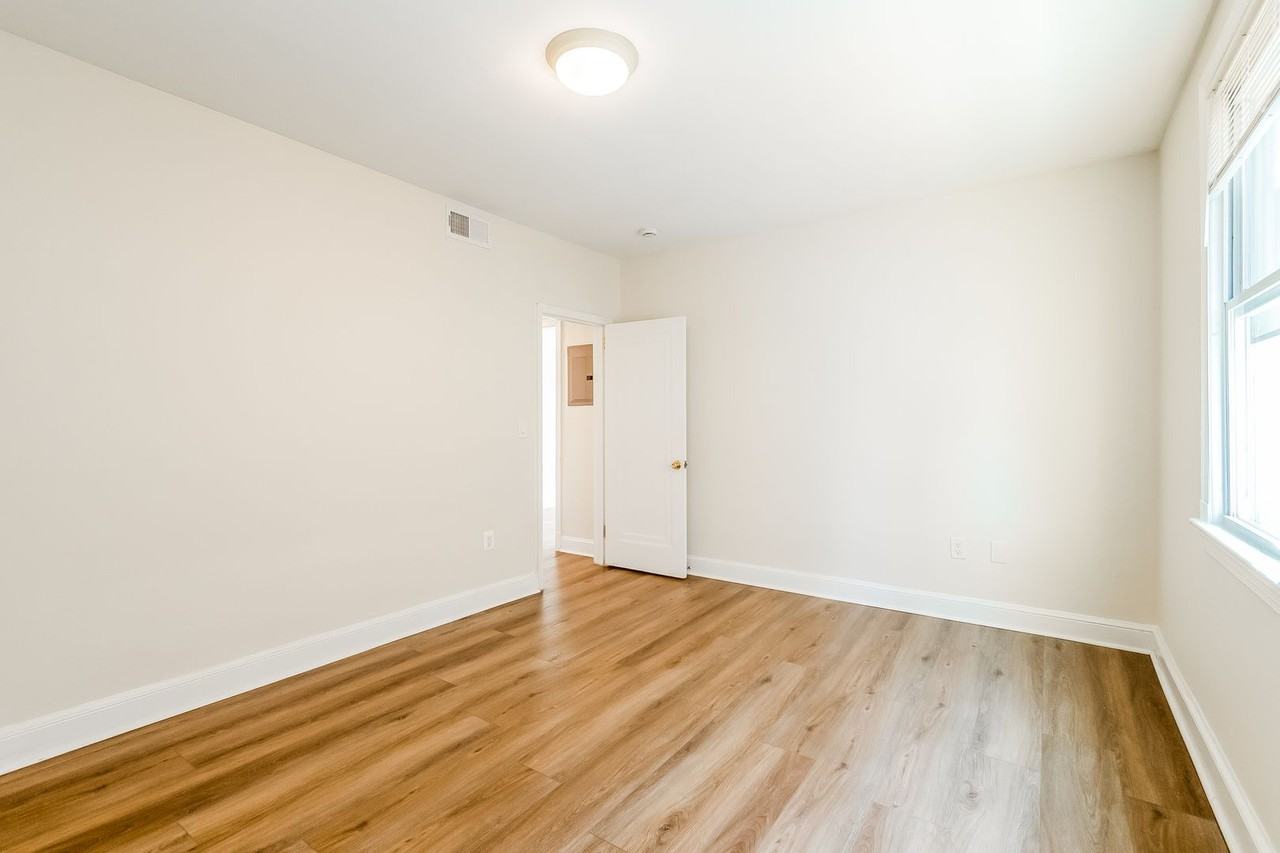 535 Mellon St Se - Photo 7 of 19