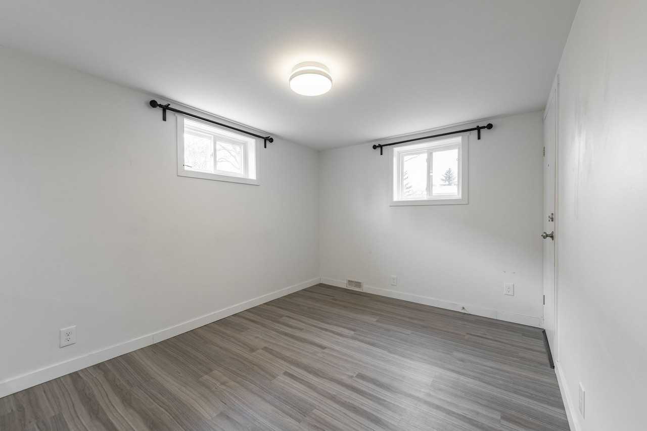 7319 113 St Nw - Photo 6 of 22