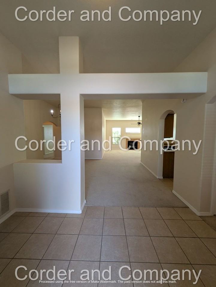1416 Monterrey Rd Ne - Photo 2 of 35