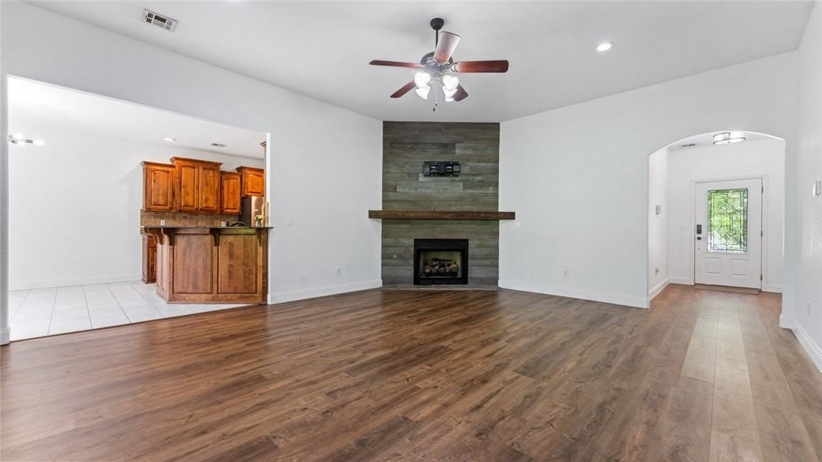 410 Beasley Dr - Photo 3 of 20