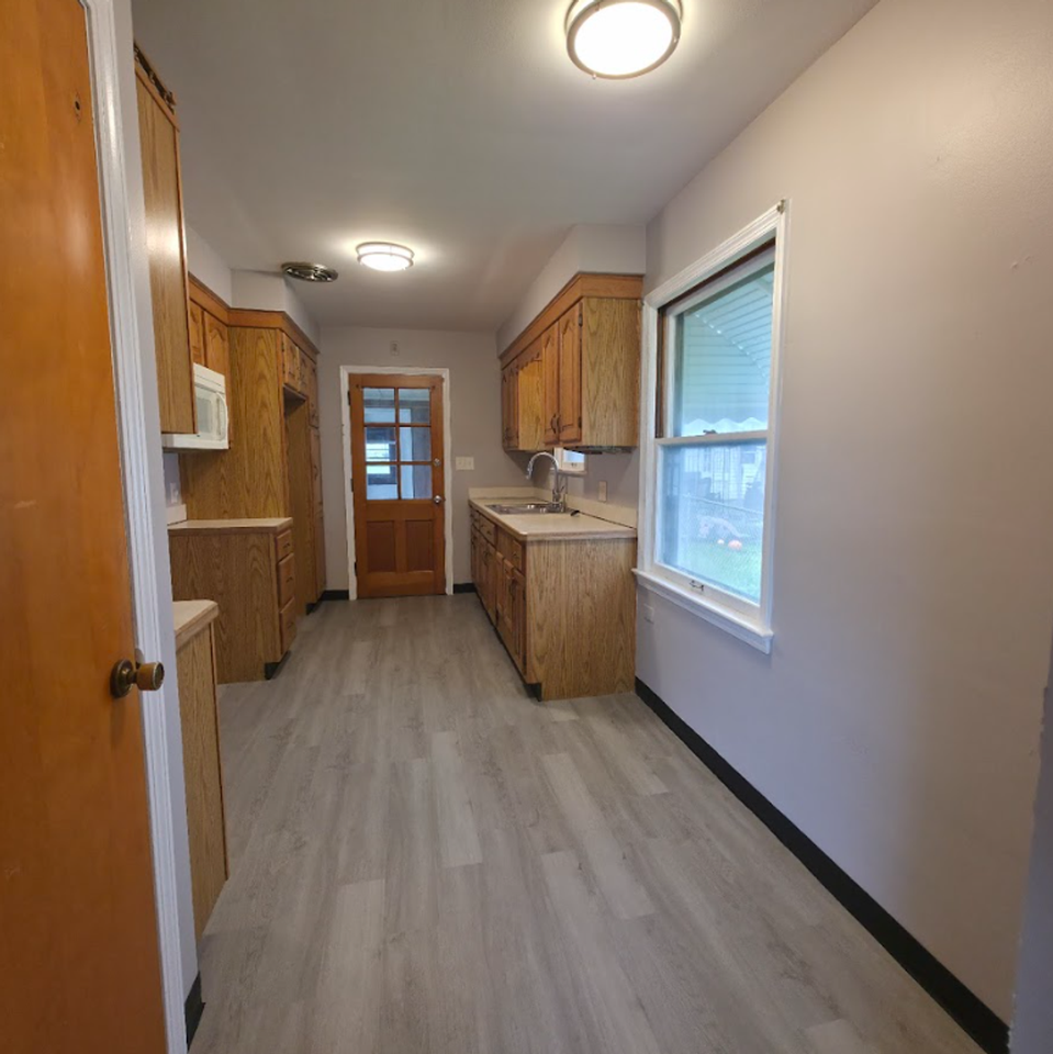 12916 Maple Leaf Dr - Photo 3 of 26