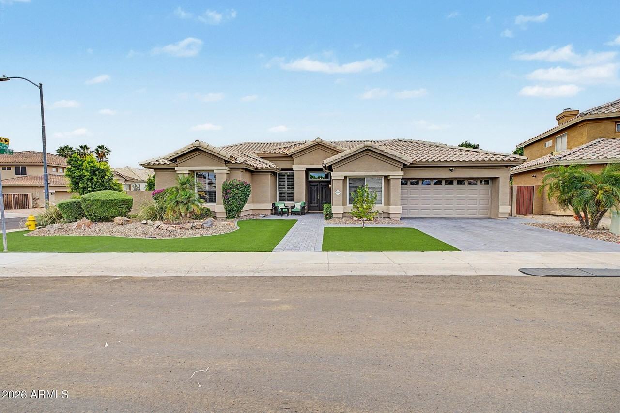 22504 N 61st Dr - Photo 5 of 50