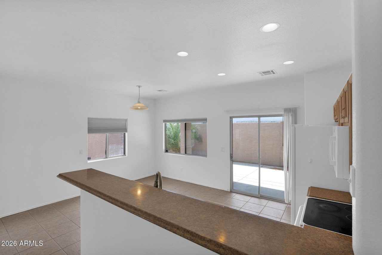 5820 S 26th Pl - Photo 5 of 22