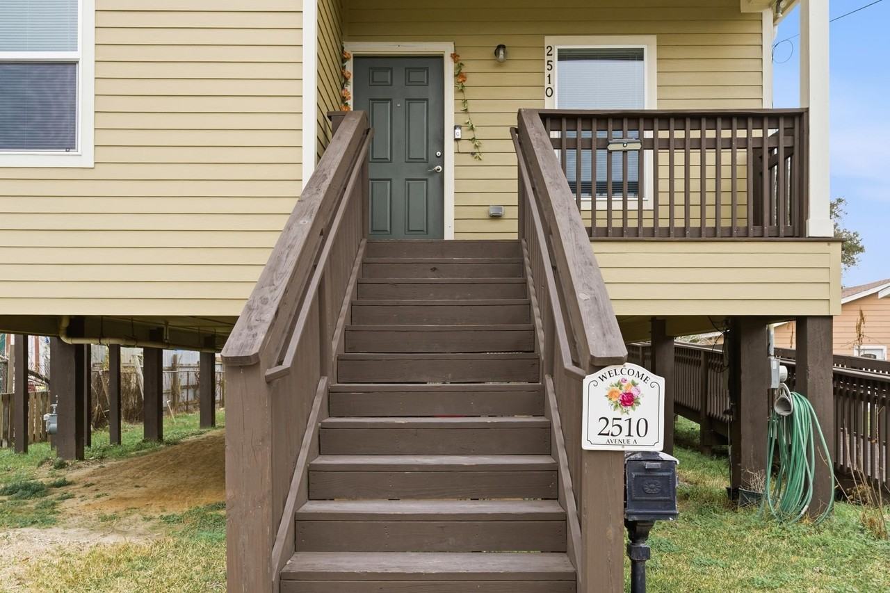 2510 Avenue A - Photo 2 of 22
