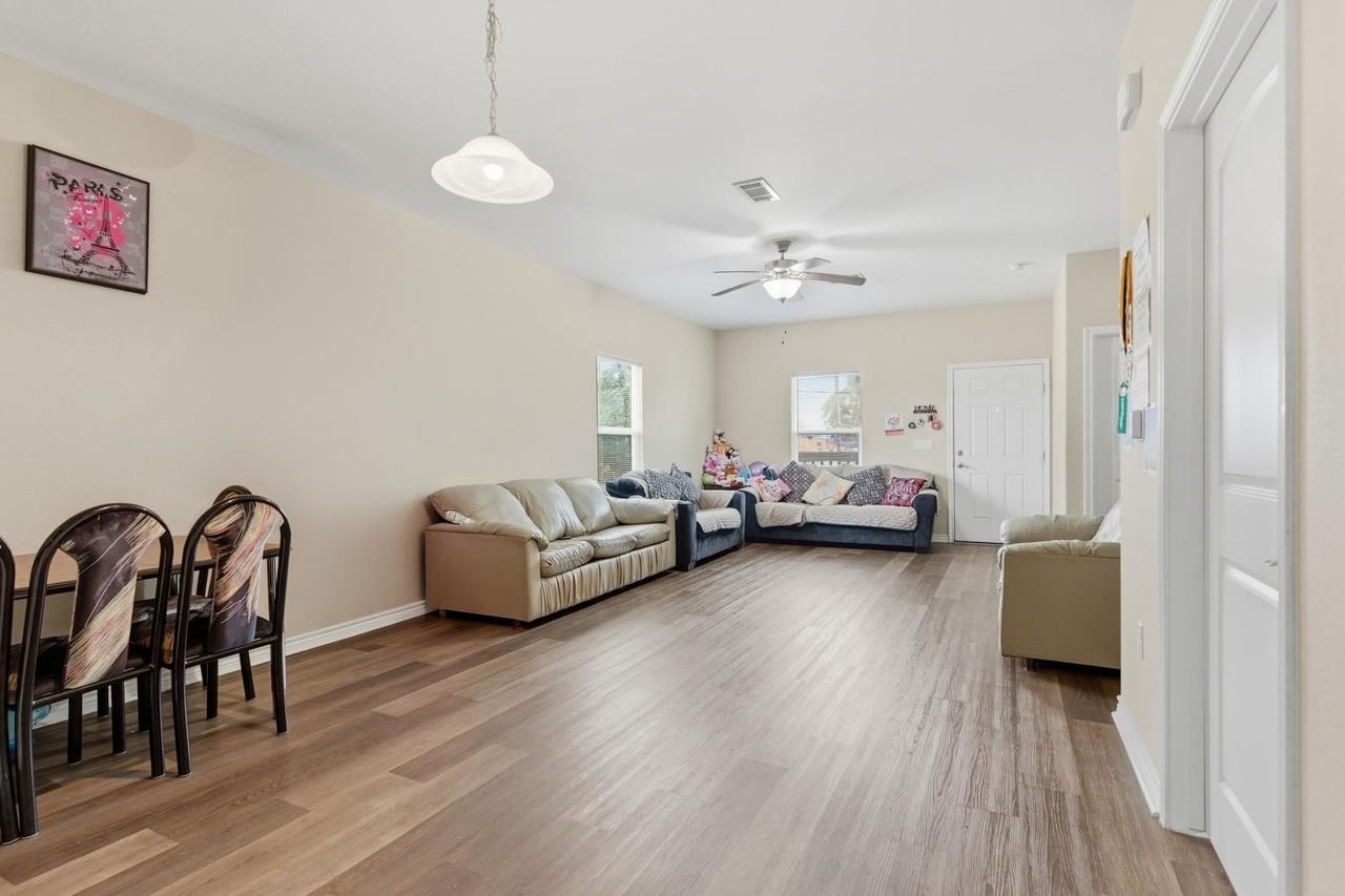 2510 Avenue A - Photo 5 of 22