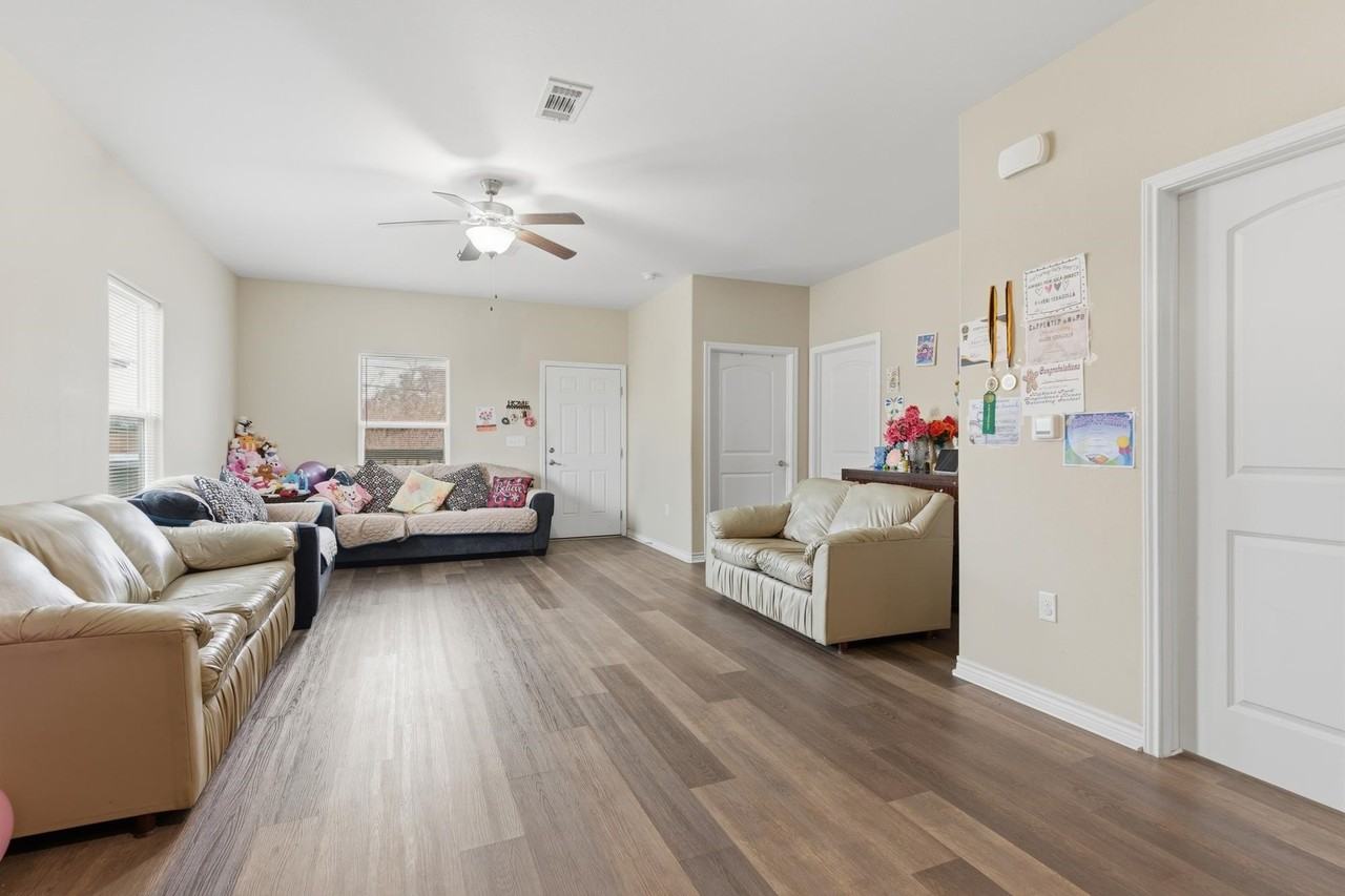 2510 Avenue A - Photo 6 of 22