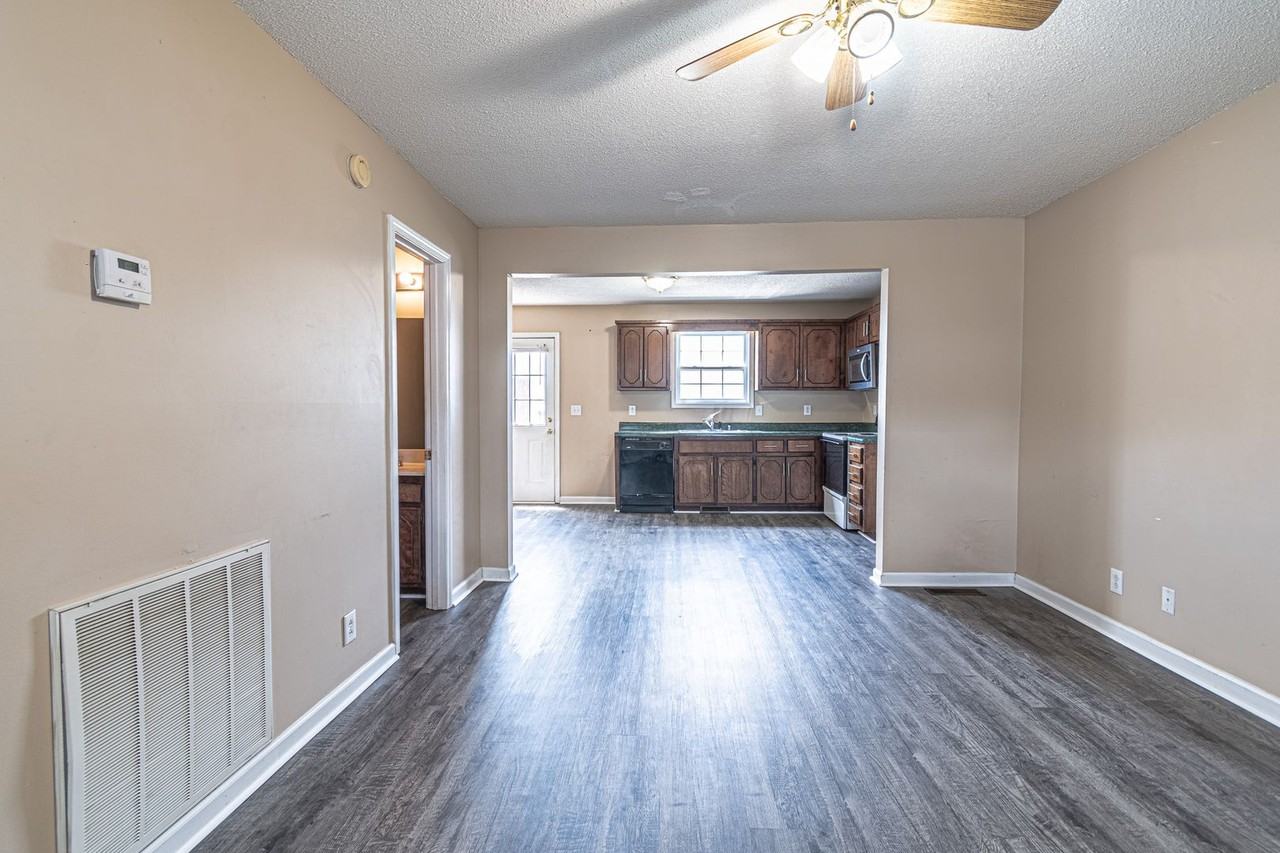 824 Flyer Ct - Photo 6 of 18