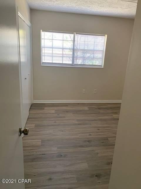 1527 Grace Ave #B - Photo 5 of 15