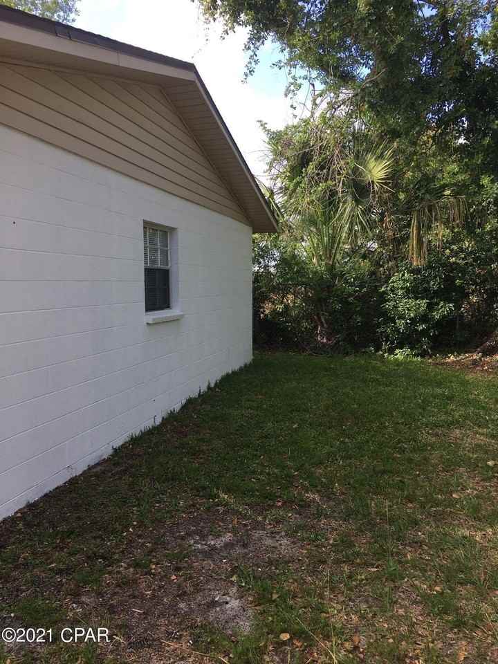 1527 Grace Ave #B - Photo 7 of 15