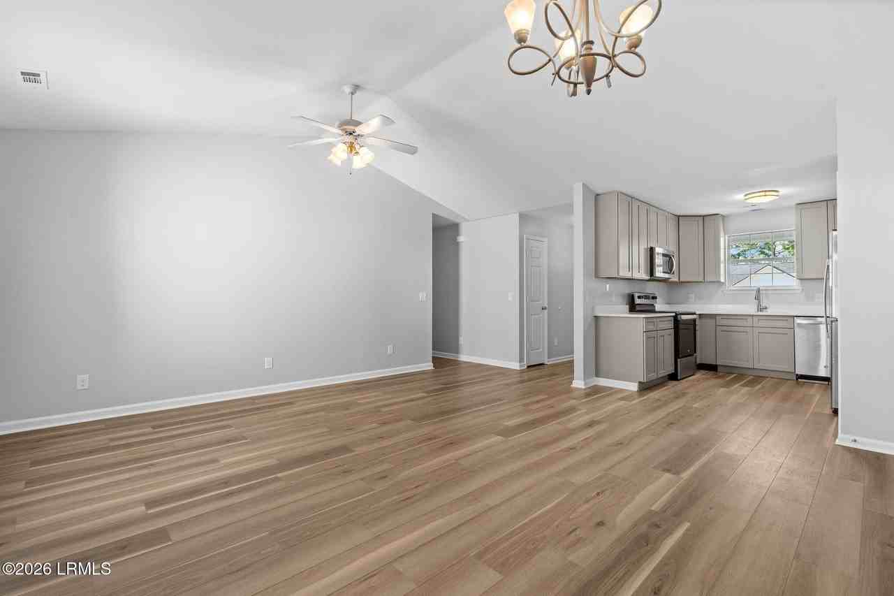 1 Folson Ct - Photo 4 of 27