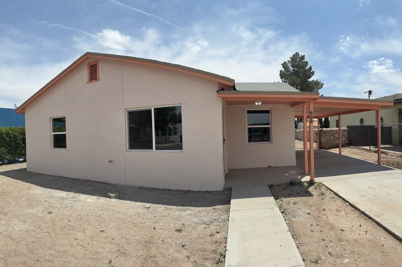 608 Barcelona Dr #1 - Photo 2 of 15