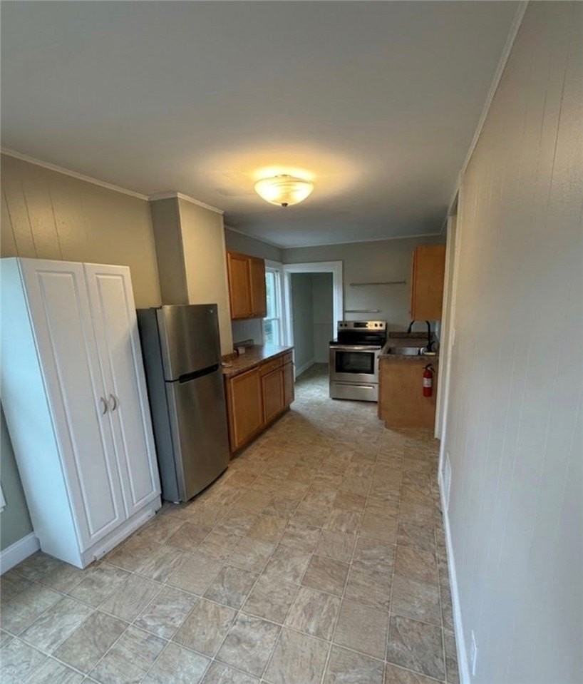313 Roe Ave #2 - Photo 3 of 5