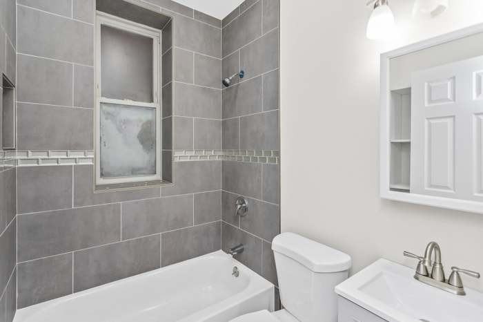 6348 S Langley Ave #1 - Photo 3 of 12