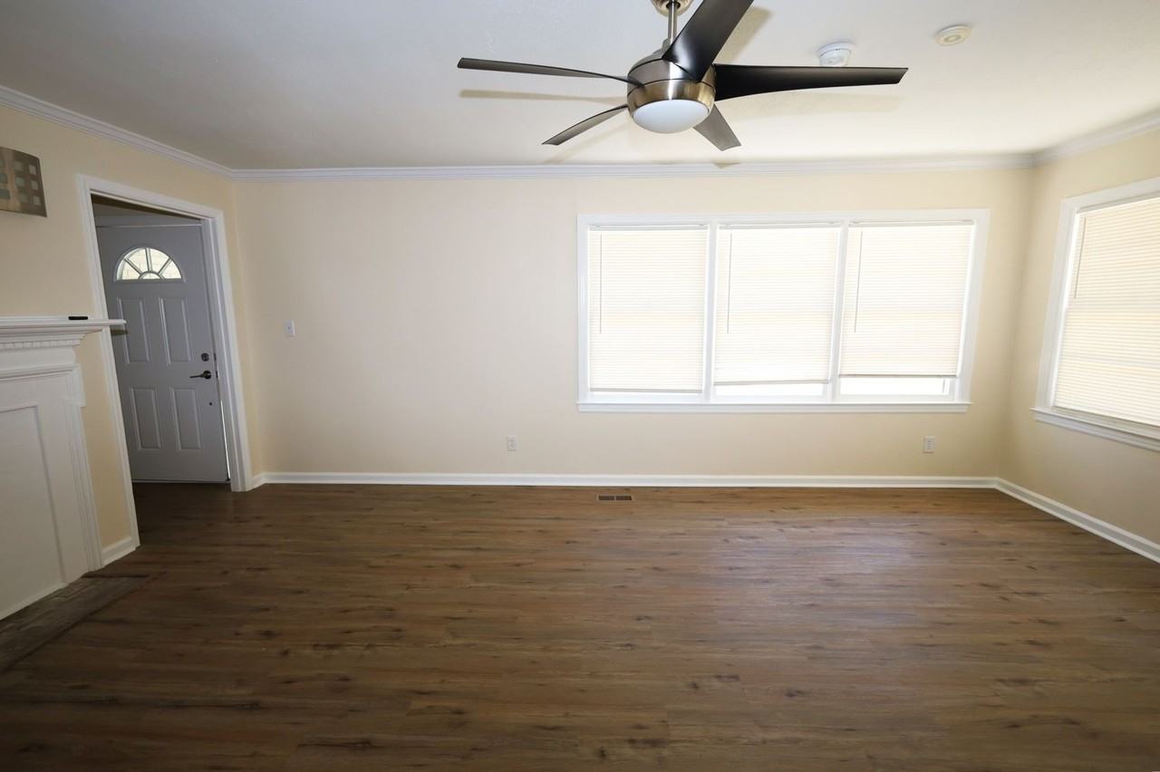 908 E Park Ave - Photo 2 of 12