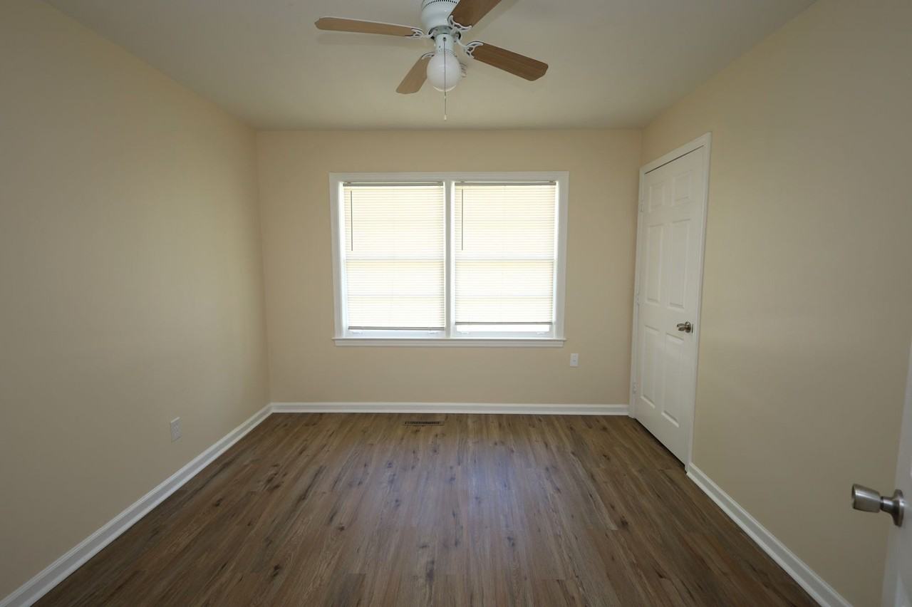 908 E Park Ave - Photo 7 of 12