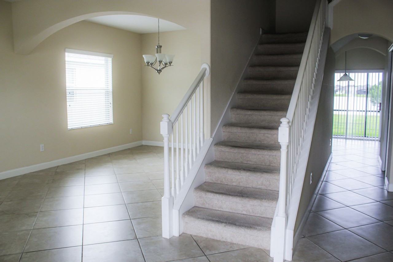 1718 Thetford Cir - Photo 3 of 31