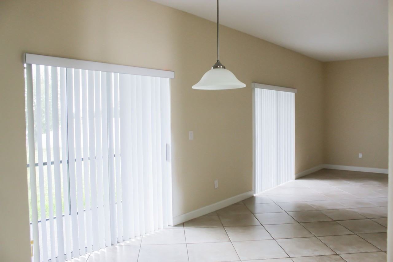 1718 Thetford Cir - Photo 6 of 31