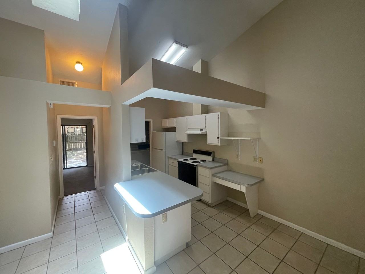 3822 Sw 30th Ter - Photo 2 of 12