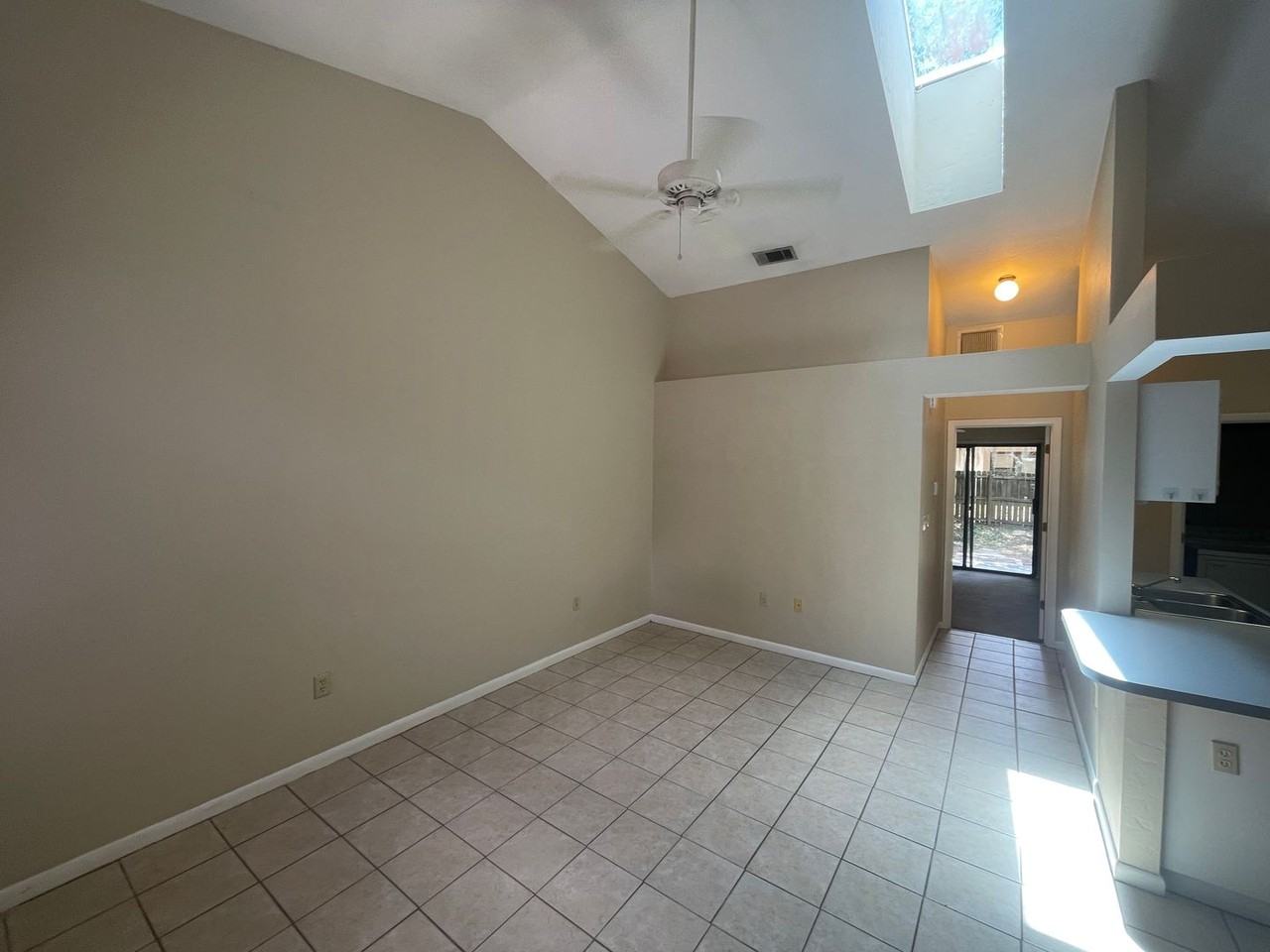 3822 Sw 30th Ter - Photo 3 of 12