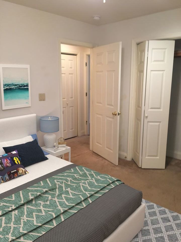 203 N Aberdeen Ave - Photo 2 of 6