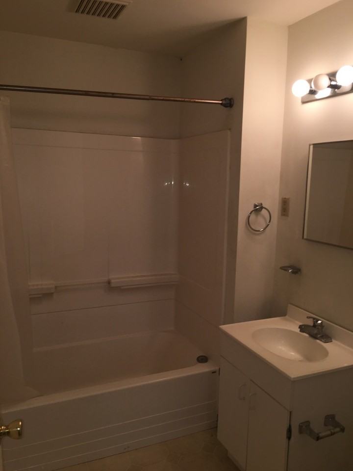 203 N Aberdeen Ave - Photo 5 of 6