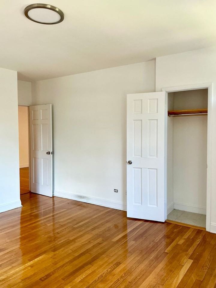 150 Greenway Ter - Photo 4 of 14