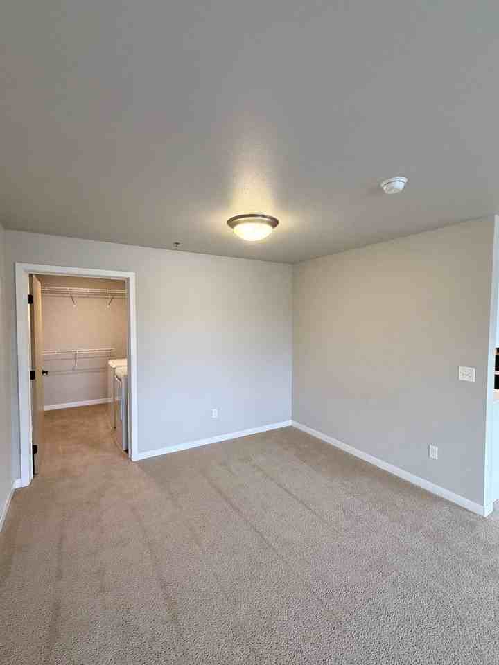 Midtown Apartments - Photo 6 of 13