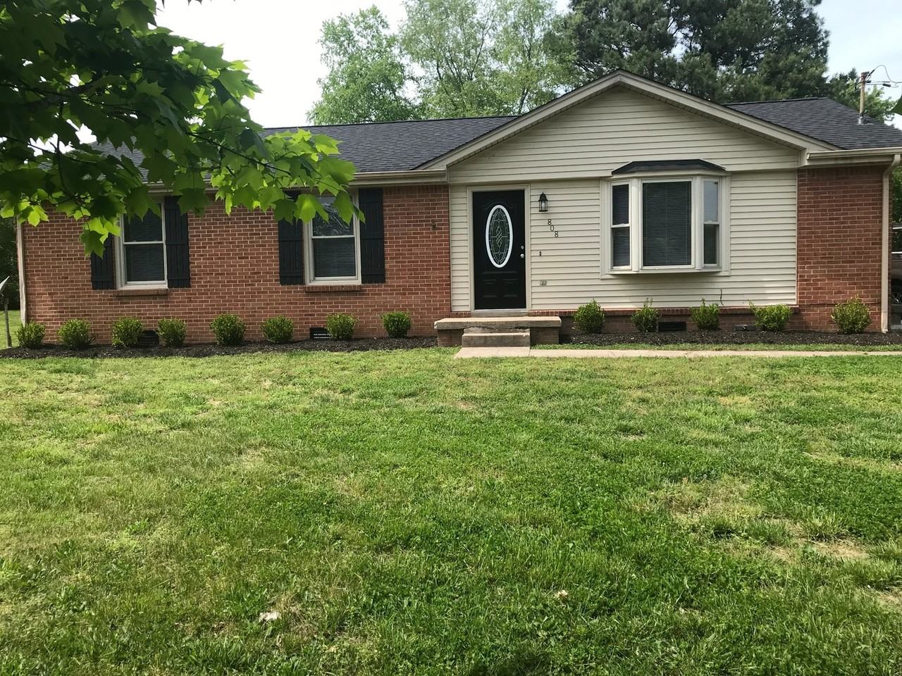 808 Bedford Dr - Photo 2 of 23