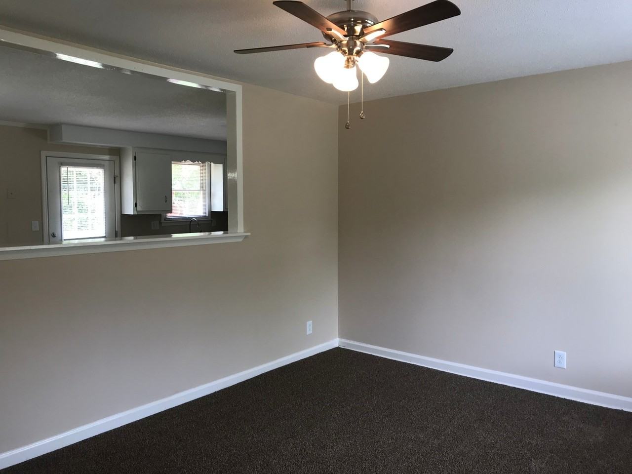 808 Bedford Dr - Photo 4 of 23