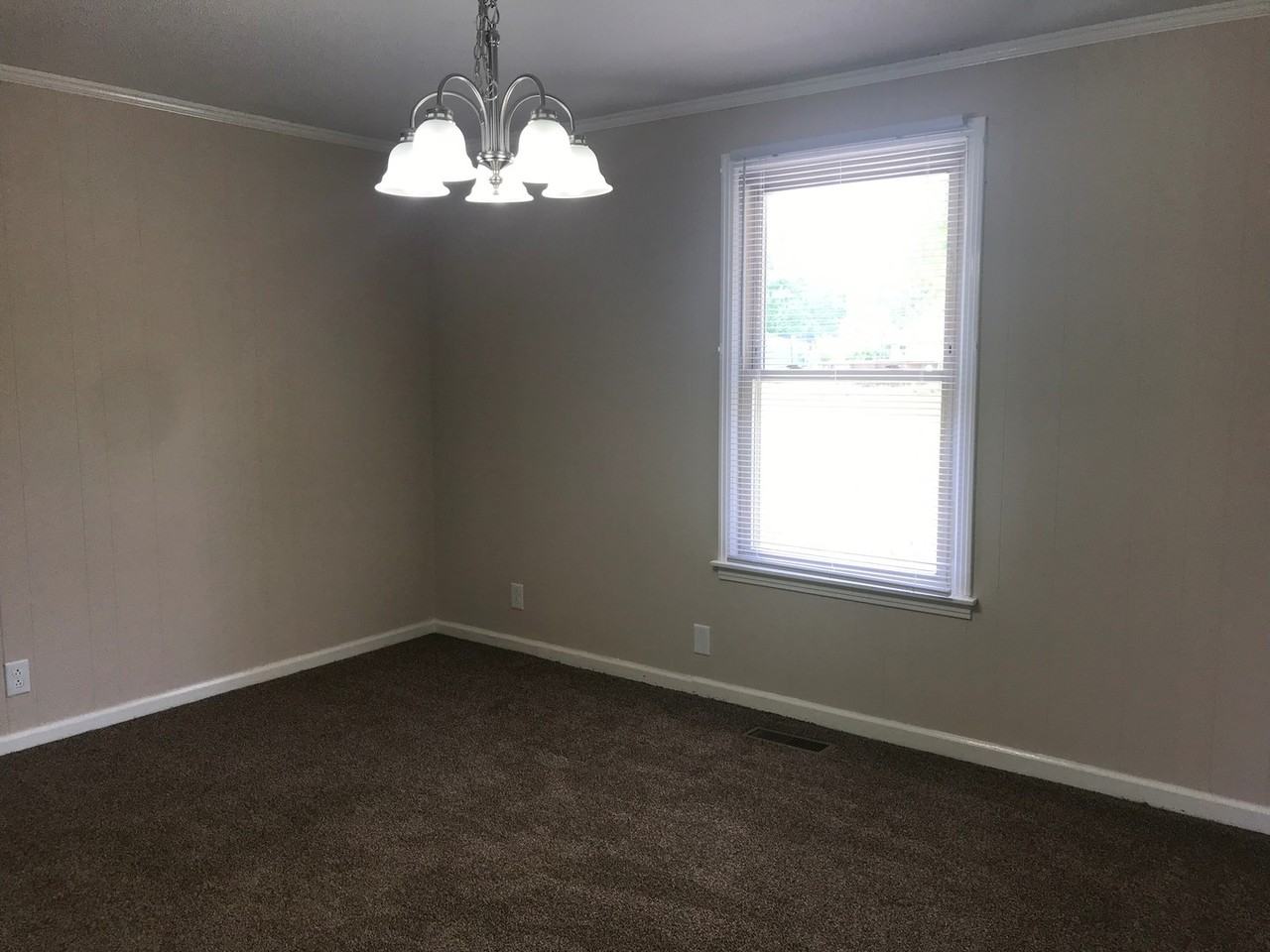 808 Bedford Dr - Photo 5 of 23