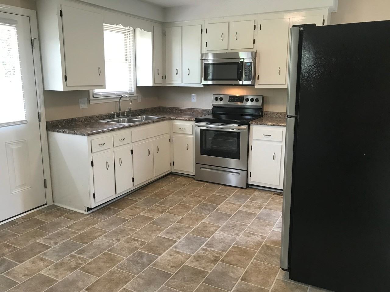 808 Bedford Dr - Photo 7 of 23