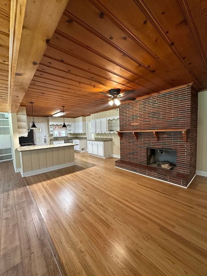 620 Nix Dr - Photo 3 of 19