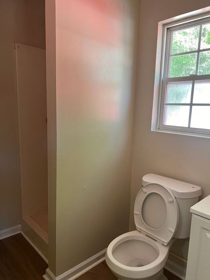600 W Broad St - Photo 3 of 10