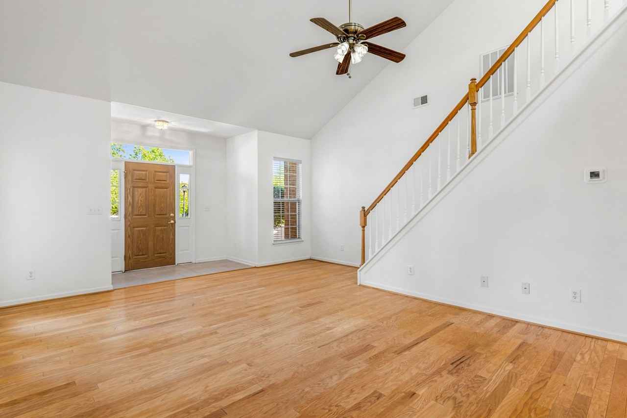 3601 Giovanni Way - Photo 4 of 38