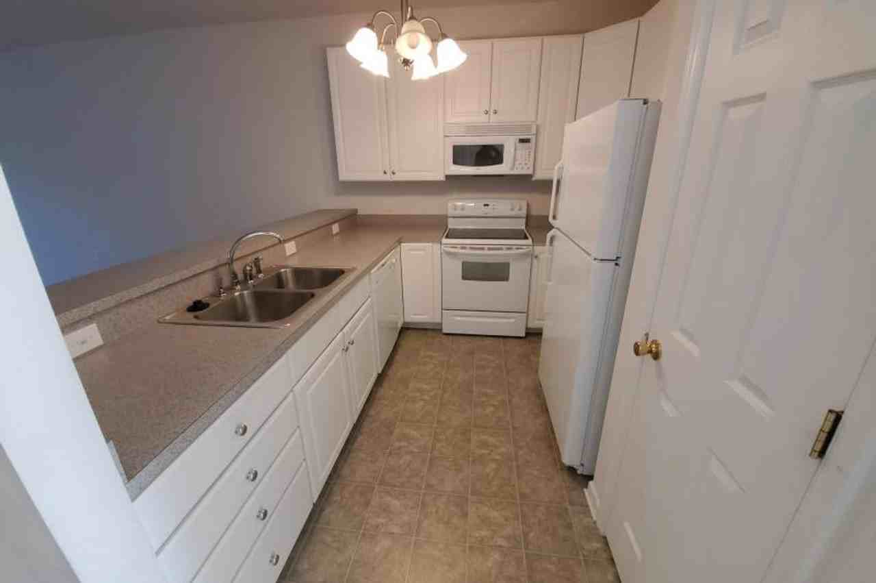 31 Crocetti Ln - Photo 3 of 13